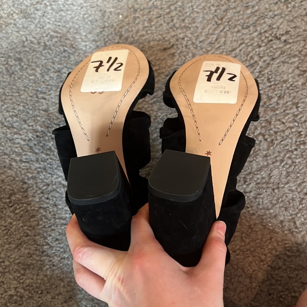 Heeled Sandals - Picture 5 of 5